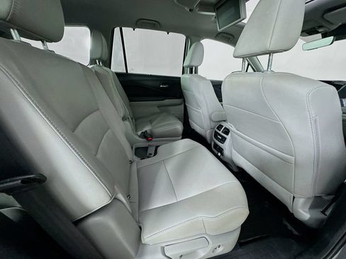 Used 2022 Honda Pilot Touring image 36