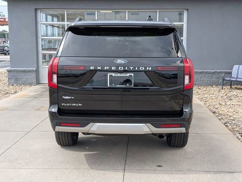 Certified 2025 Ford Expedition Platinum w/ Driver's Package AWD/4WD image 5