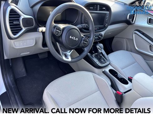 Used 2025 Kia Soul LX FWD image 6