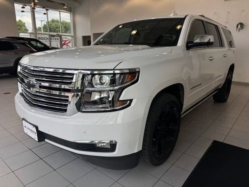 Used 2018 Chevrolet Suburban Premier AWD/4WD image 37
