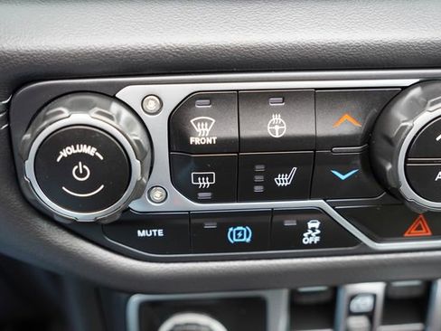 Certified 2025 Jeep Wrangler Unlimited Sahara w/ Safety Group image 29