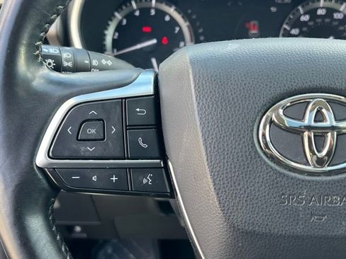 Used 2021 Toyota Highlander XLE image 24