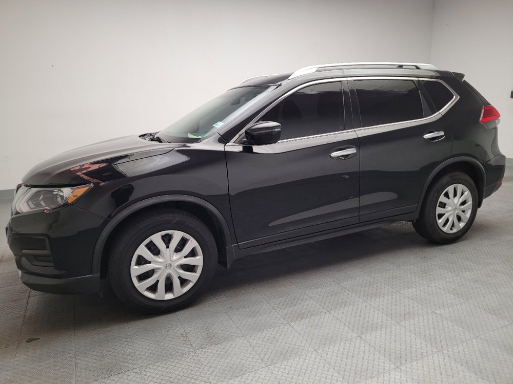 Used 2017 Nissan Rogue S w/ S Appearance Package FWD image 2