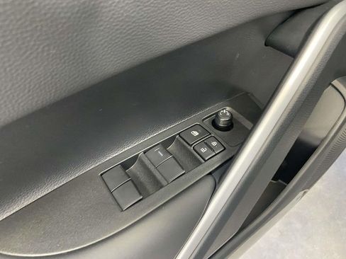 Used 2026 Toyota Corolla Cross XLE w/ Convenience Package FWD image 19