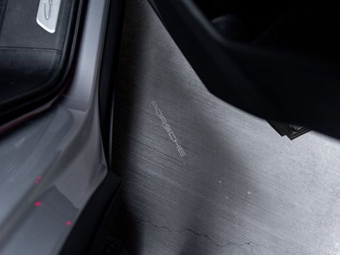 Certified 2025 Porsche Cayenne image 35