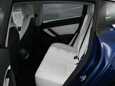 Used 2020 Tesla Model 3 Long Range image 33
