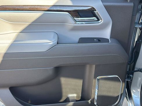 New 2026 GMC Sierra 1500 SLE RWD image 17