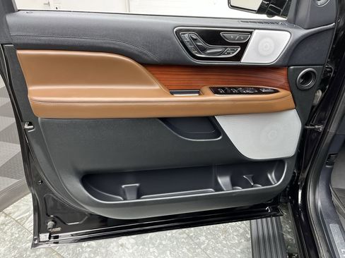 Used 2024 Lincoln Navigator L Reserve w/ Equipment Group 201A image 9