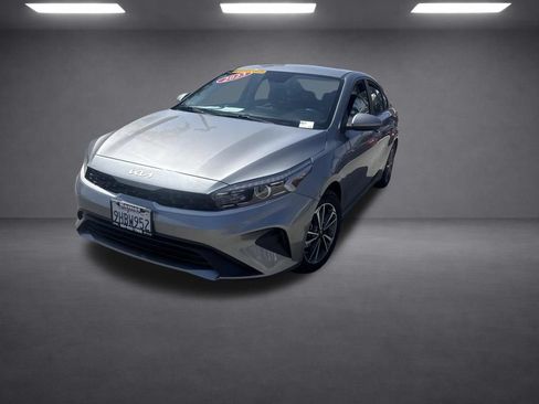 Used 2023 Kia Forte LXS FWD image 29