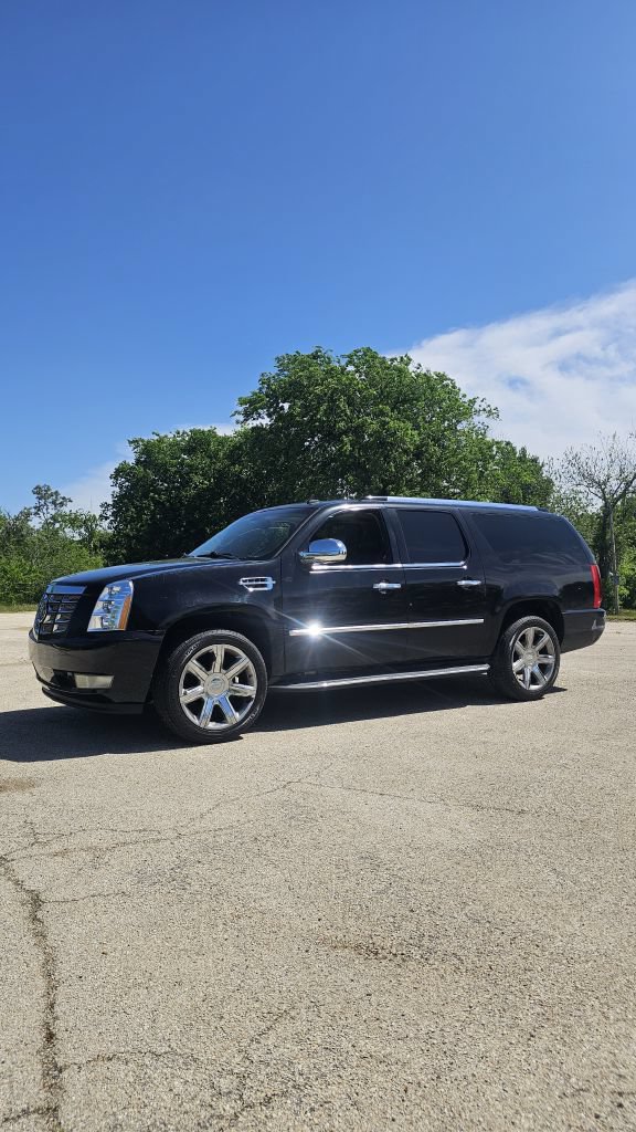 Used 2008 Cadillac Escalade ESV AWD image 1