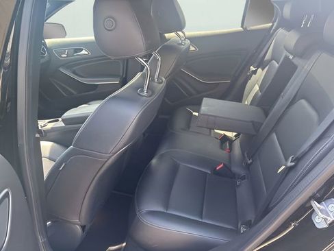 Used 2020 Mercedes-Benz GLA 250 4MATIC w/ Premium Package image 27