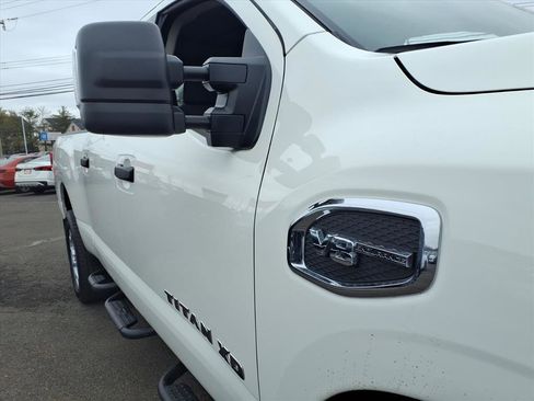 Certified 2024 Nissan Titan SV w/ SV Convenience Package image 10