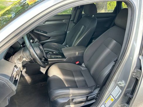 Used 2025 Honda Civic Sport image 15