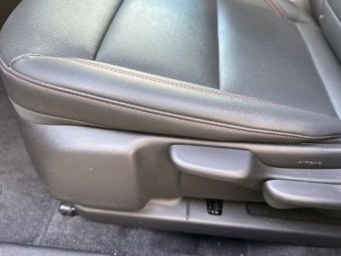 Certified 2025 Chevrolet Trax RS w/ Driver Confidence Package image 13