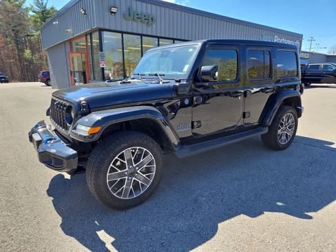 Used 2024 Jeep Wrangler High Altitude AWD/4WD image 5