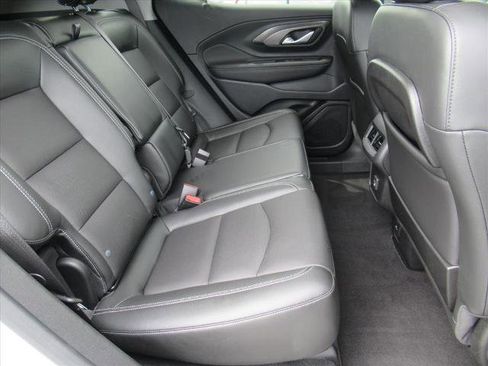 Certified 2023 GMC Terrain SLT w/ Tech Package image 32