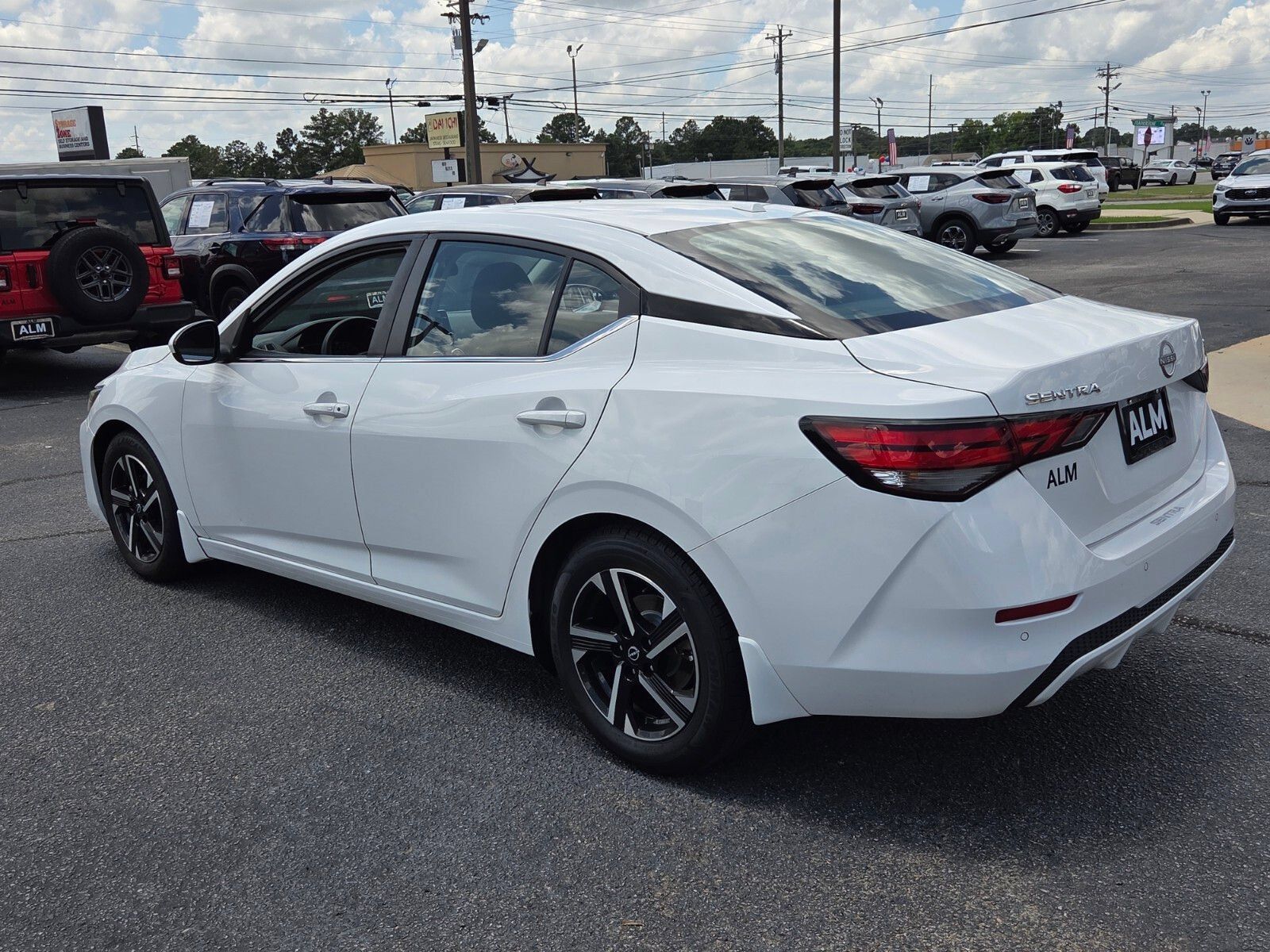 Used 2024 Nissan Sentra SV FWD image 8