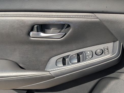 Used 2024 Nissan Sentra SV FWD image 24