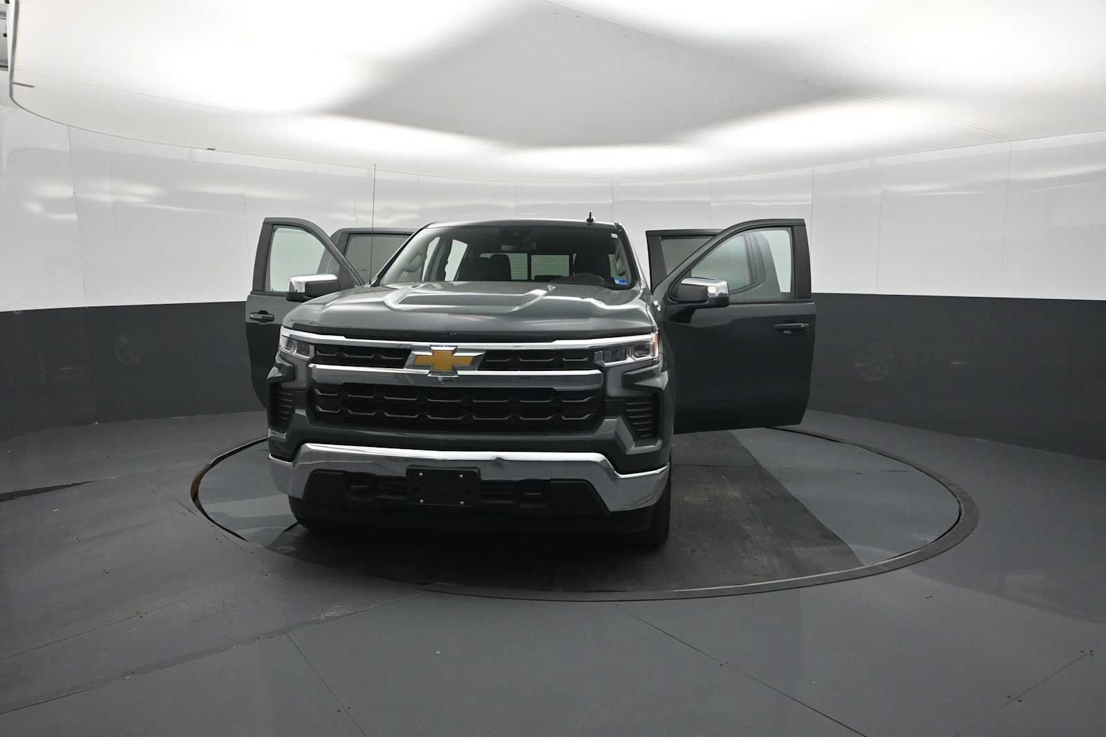 Used 2025 Chevrolet Silverado 1500 LT w/ Z71 Off-Road Package AWD/4WD image 48