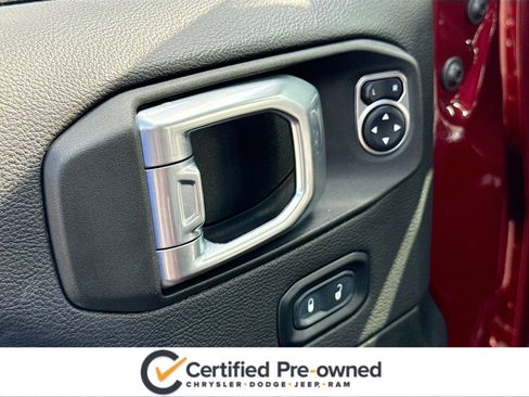 Used 2021 Jeep Wrangler Unlimited Sahara AWD/4WD image 8