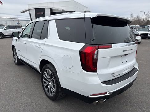 Used 2025 GMC Yukon Denali w/ Denali Reserve Package image 3