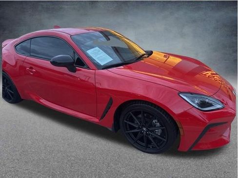 Used 2025 Toyota GR86 Premium RWD image 9