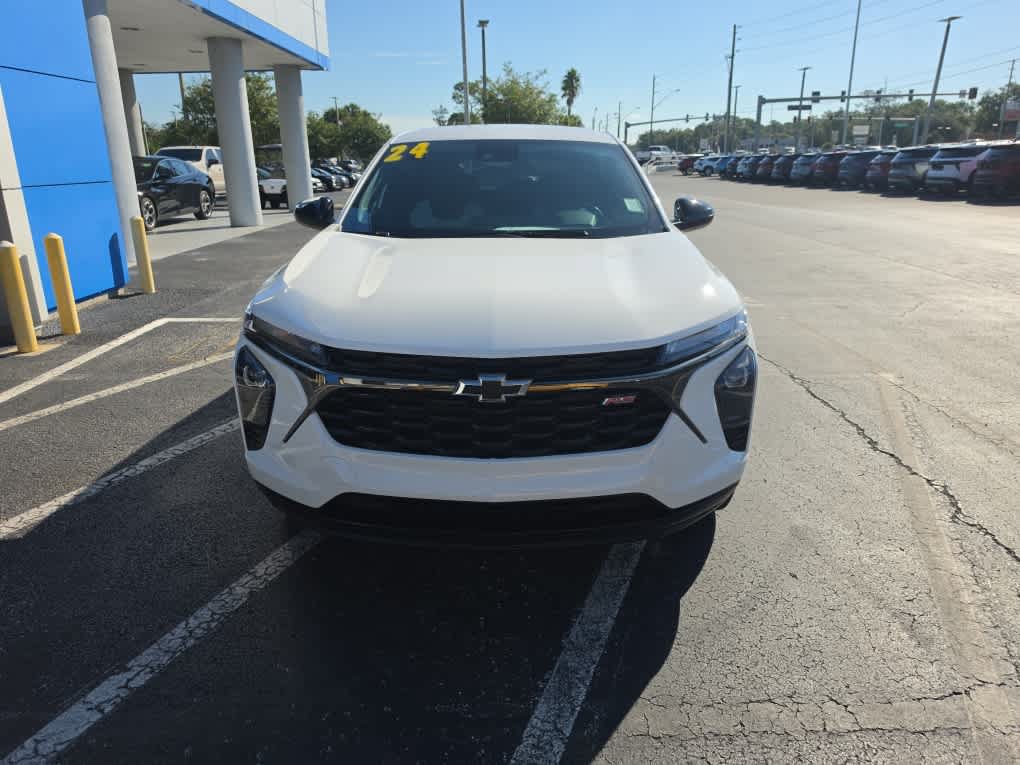 Used 2024 Chevrolet Trax RS w/ Driver Confidence Package FWD image 8