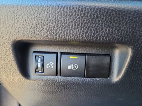 Used 2025 Toyota RAV4 LE AWD/4WD image 21