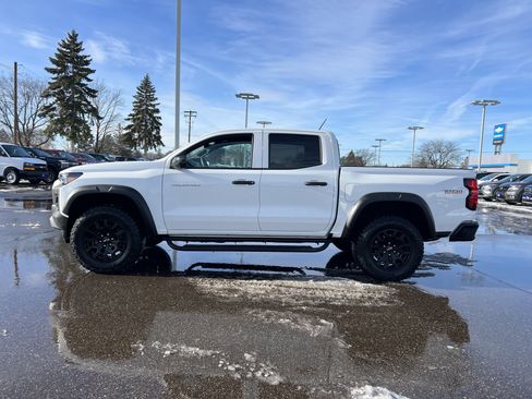 Certified 2024 Chevrolet Colorado Trail Boss w/ Technology Package image 4