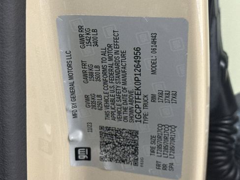 Used 2023 Chevrolet Colorado ZR2 w/ ZR2 Convenience Package III AWD/4WD image 28