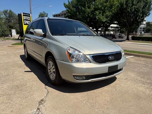 Used 2014 Kia Sedona LX FWD image 8