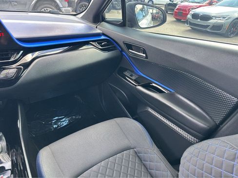 Used 2021 Toyota C-HR XLE image 17