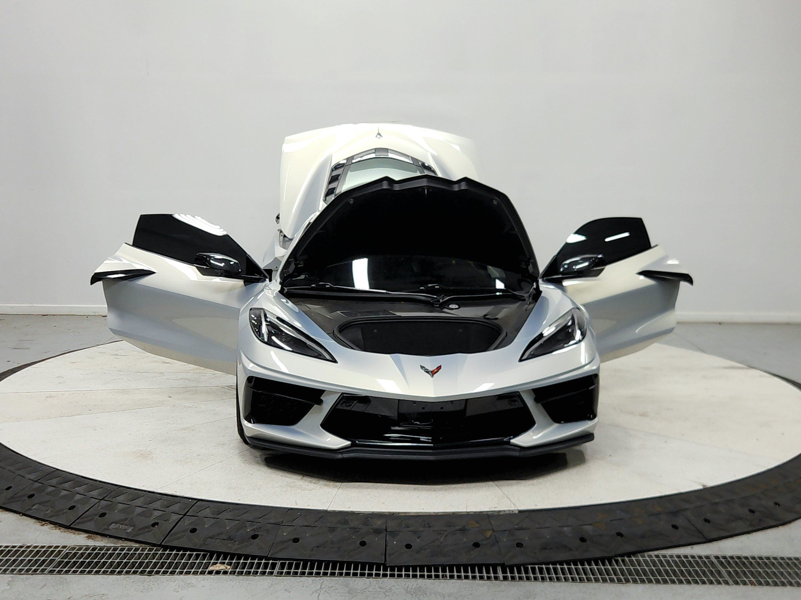 Used 2021 Chevrolet Corvette Stingray Premium Cpe w/ Z51 Performance Package RWD image 11