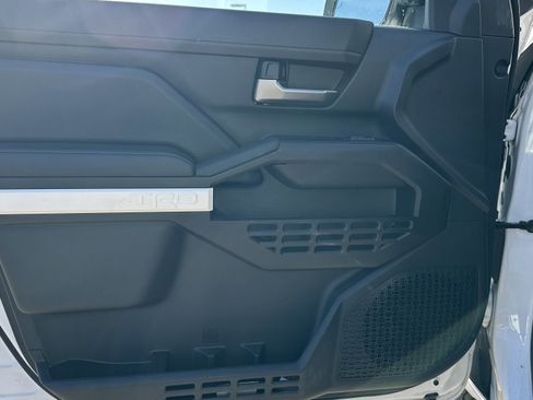 Used 2024 Toyota Tacoma TRD Off-Road image 16