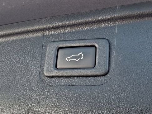 Used 2018 Subaru Outback 2.5i Premium AWD/4WD image 30