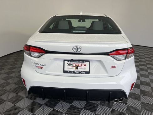 Used 2024 Toyota Corolla SE FWD image 5