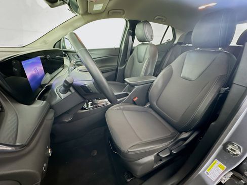 Used 2025 Buick Encore GX Preferred AWD/4WD image 13