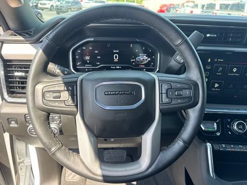 Used 2025 GMC Sierra 2500 Denali AWD/4WD image 19