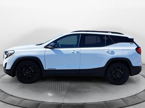 Used 2020 GMC Terrain SLE w/ Driver Convenience Package FWD image 4