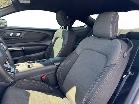 Used 2024 Ford Mustang Coupe image 9