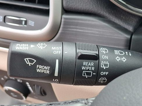 Used 2021 Jeep Grand Cherokee Limited w/ Premium Lighting Group AWD/4WD image 25