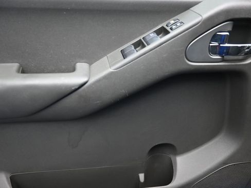 Used 2014 Nissan Frontier PRO-4X image 17