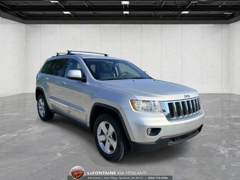Used 2011 Jeep Grand Cherokee Laredo AWD/4WD image 7