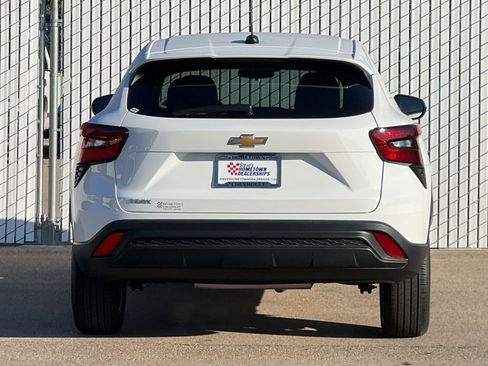 New 2026 Chevrolet Trax LS w/ LS Convenience Package image 5