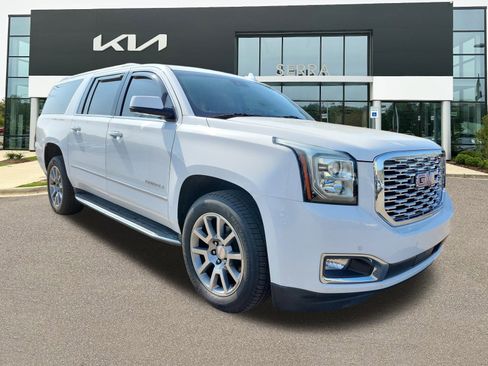 Used 2020 GMC Yukon XL Denali image 1