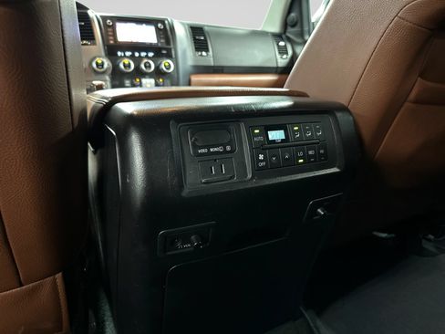 Used 2014 Toyota Sequoia Platinum AWD/4WD image 39