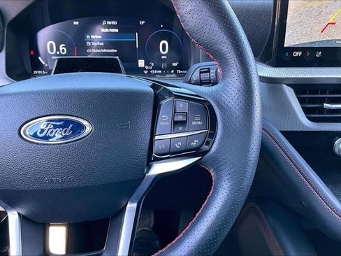Used 2025 Ford Explorer ST-Line w/ ST-Line Street Pack AWD/4WD image 12