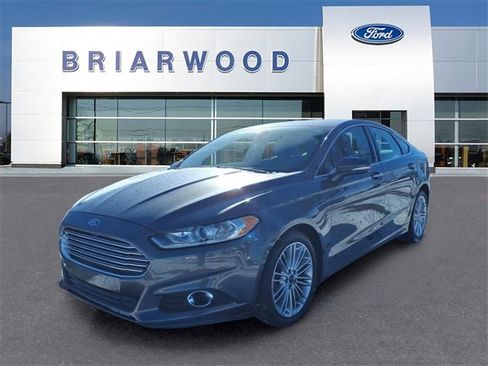 Used 2016 Ford Fusion SE w/ Equipment Group 202A image 1
