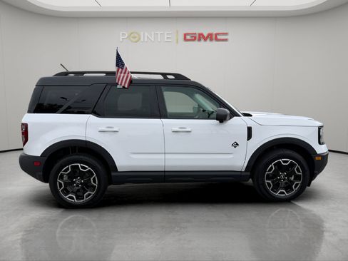 Used 2025 Ford Bronco Sport Outer Banks w/ Outer Banks Tech Package+ AWD/4WD image 2