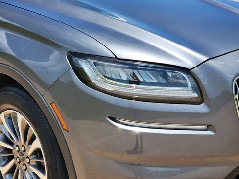 Used 2021 Lincoln Nautilus Reserve AWD/4WD image 11